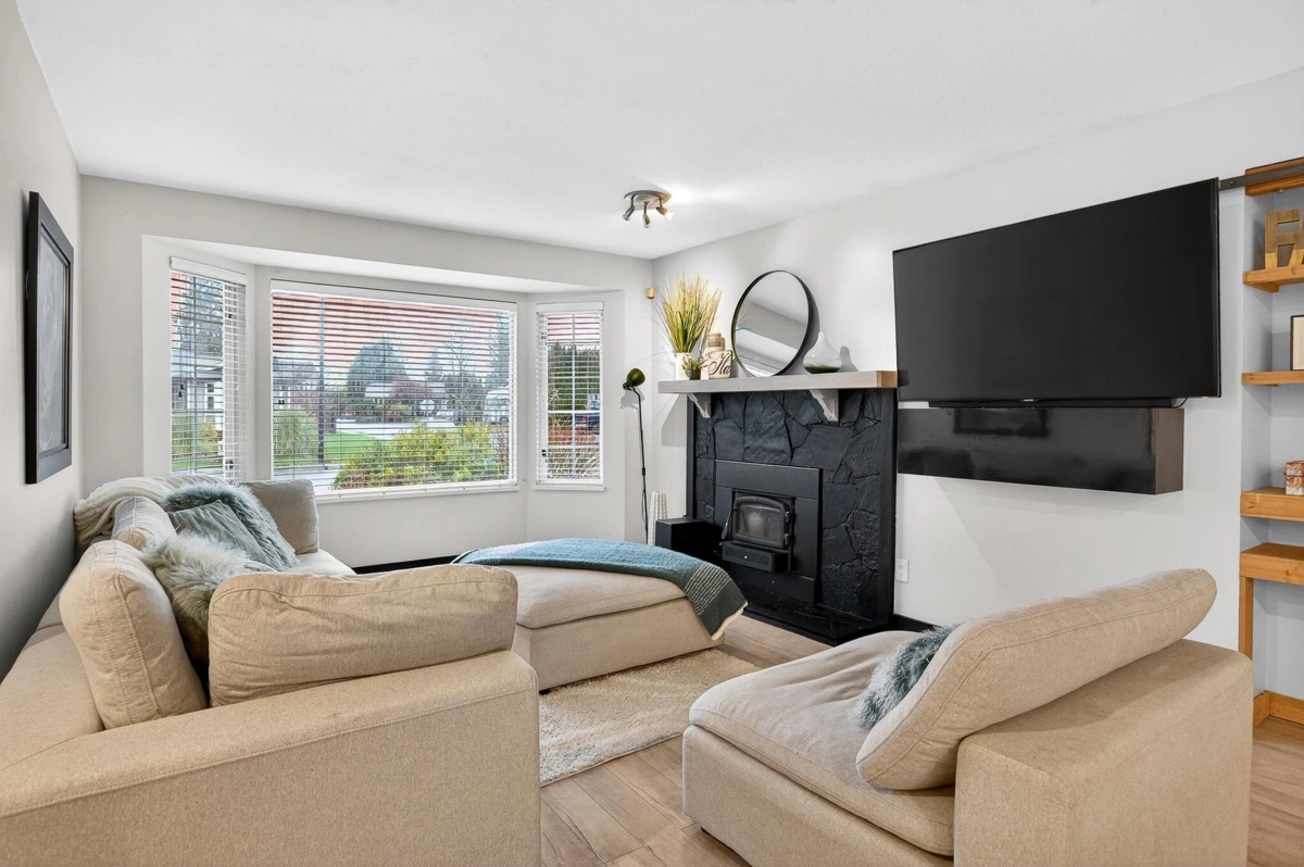 Kitchen Photo of 11750 Glenhurst Street, Maple Ridge, BC