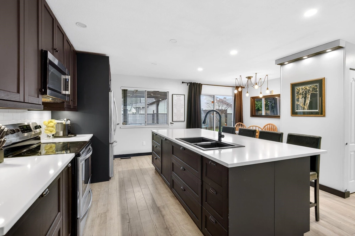 Primary Bathroom Photo of 11750 Glenhurst Street, Maple Ridge, BC
