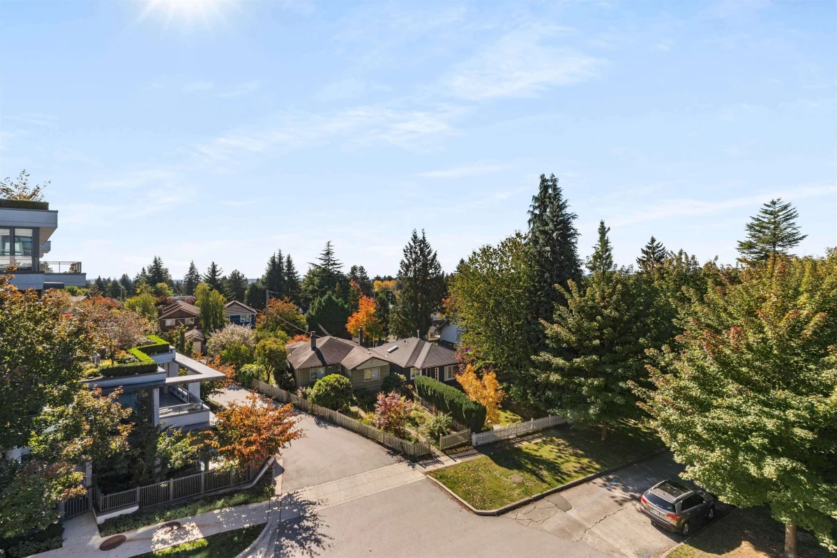 Aerial View of 310 6333 W Boulevard, Vancouver, BC