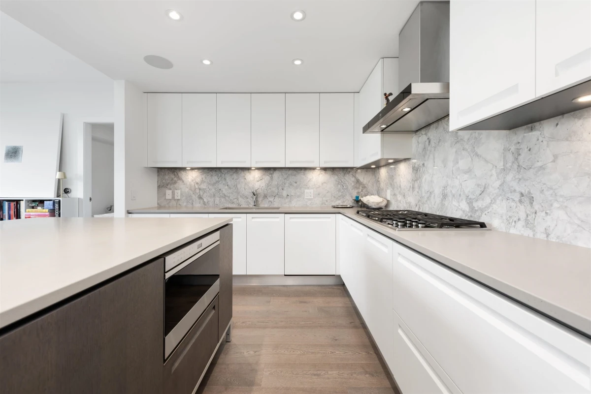Dining Area Photo of 310 6333 W Boulevard, Vancouver, BC