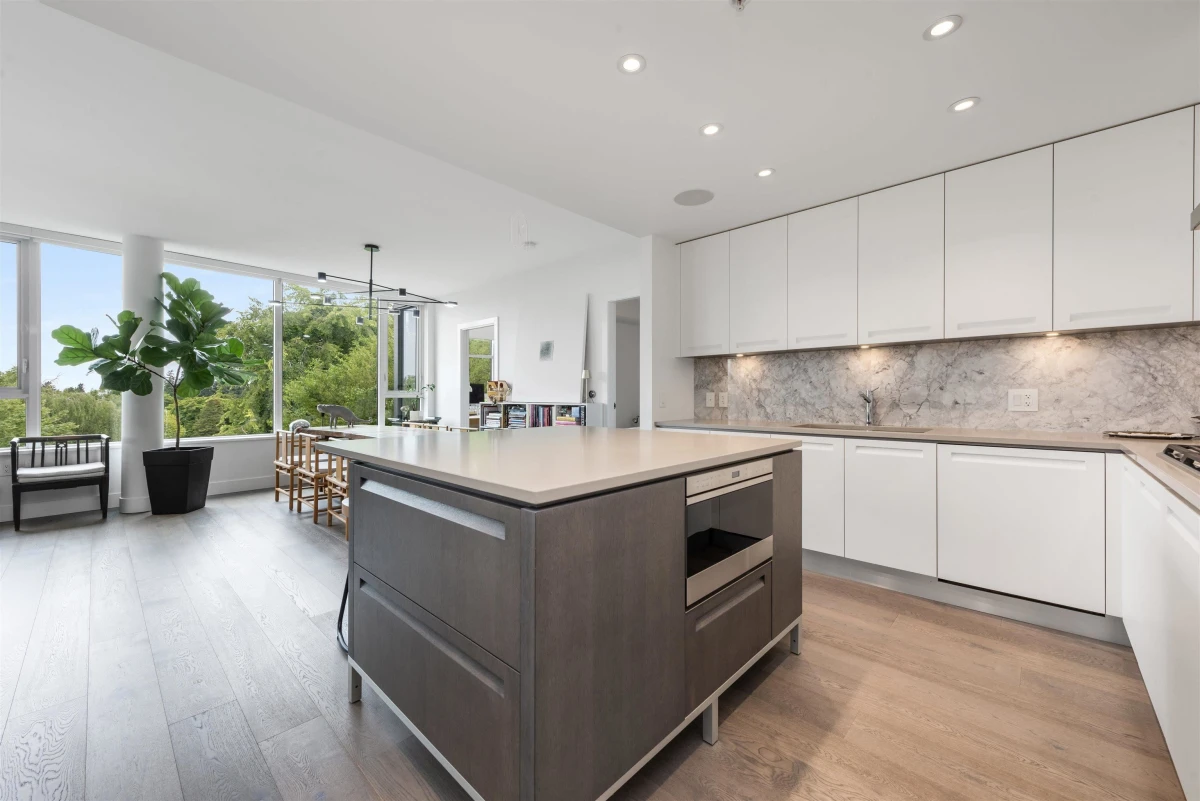 Family Room Photo of 310 6333 W Boulevard, Vancouver, BC