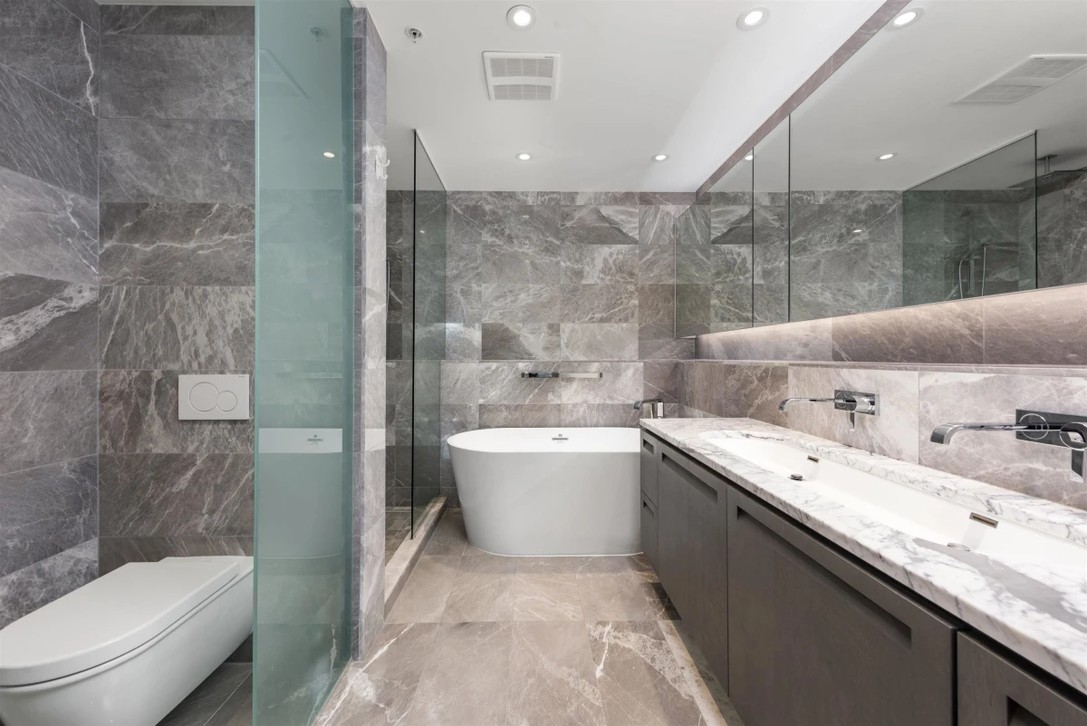 Guest Bathroom Photo of 310 6333 W Boulevard, Vancouver, BC