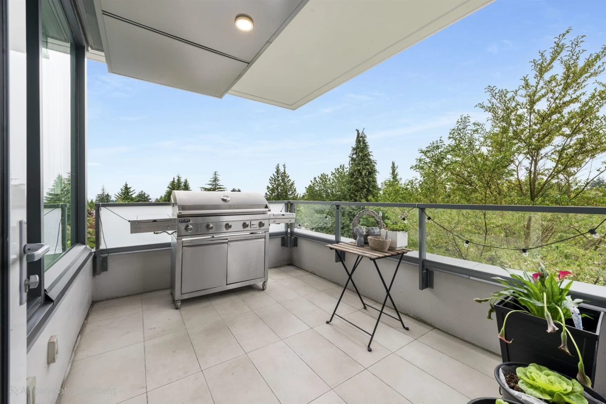 Outdoor Deck Photo of 310 6333 W Boulevard, Vancouver, BC