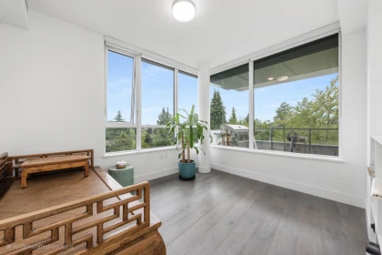 Hallway Photo of 310 6333 W Boulevard, Vancouver, BC