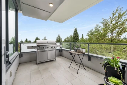 Outdoor Deck Photo of 310 6333 W Boulevard, Vancouver, BC