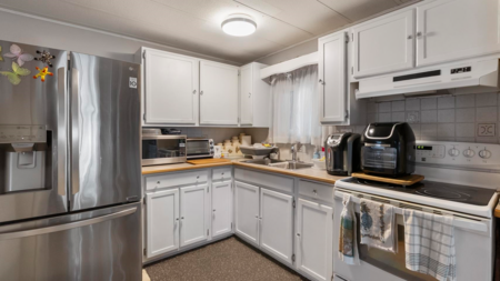 Breakfast Nook Photo of 31573 Lombard Avenue, Abbotsford, BC