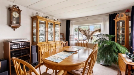 Kitchen Island Photo of 31573 Lombard Avenue, Abbotsford, BC