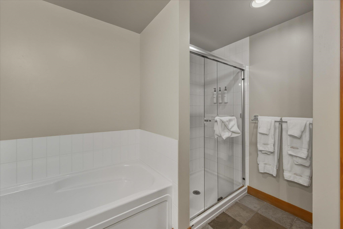 Entry Foyer Photo of 326D 2036 London Lane, Whistler, BC