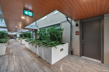 Outdoor Deck Photo of 205 1331 Marine Drive, West Vancouver, BC