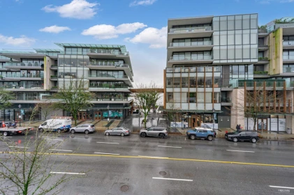 Outdoor Patio Photo of 205 1331 Marine Drive, West Vancouver, BC