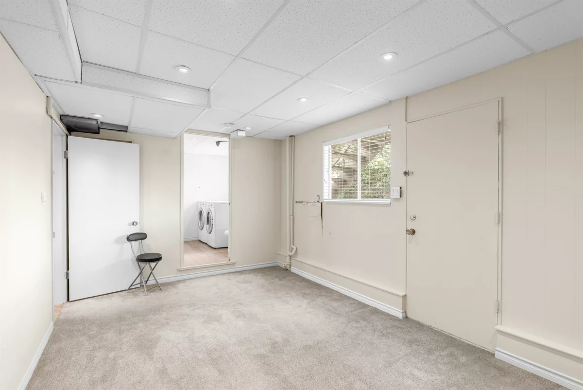 Entry Foyer Photo of 8082 Lurgan Road, Richmond, BC