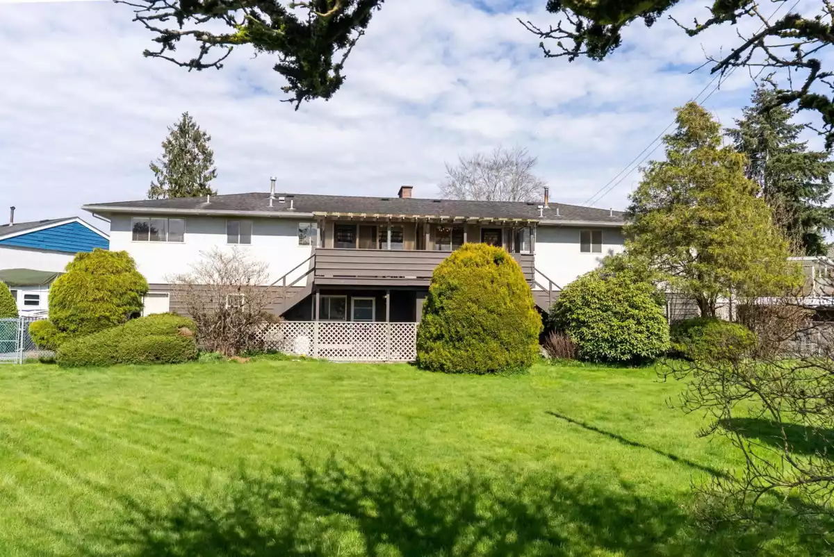 Garage Interior Photo of 8082 Lurgan Road, Richmond, BC