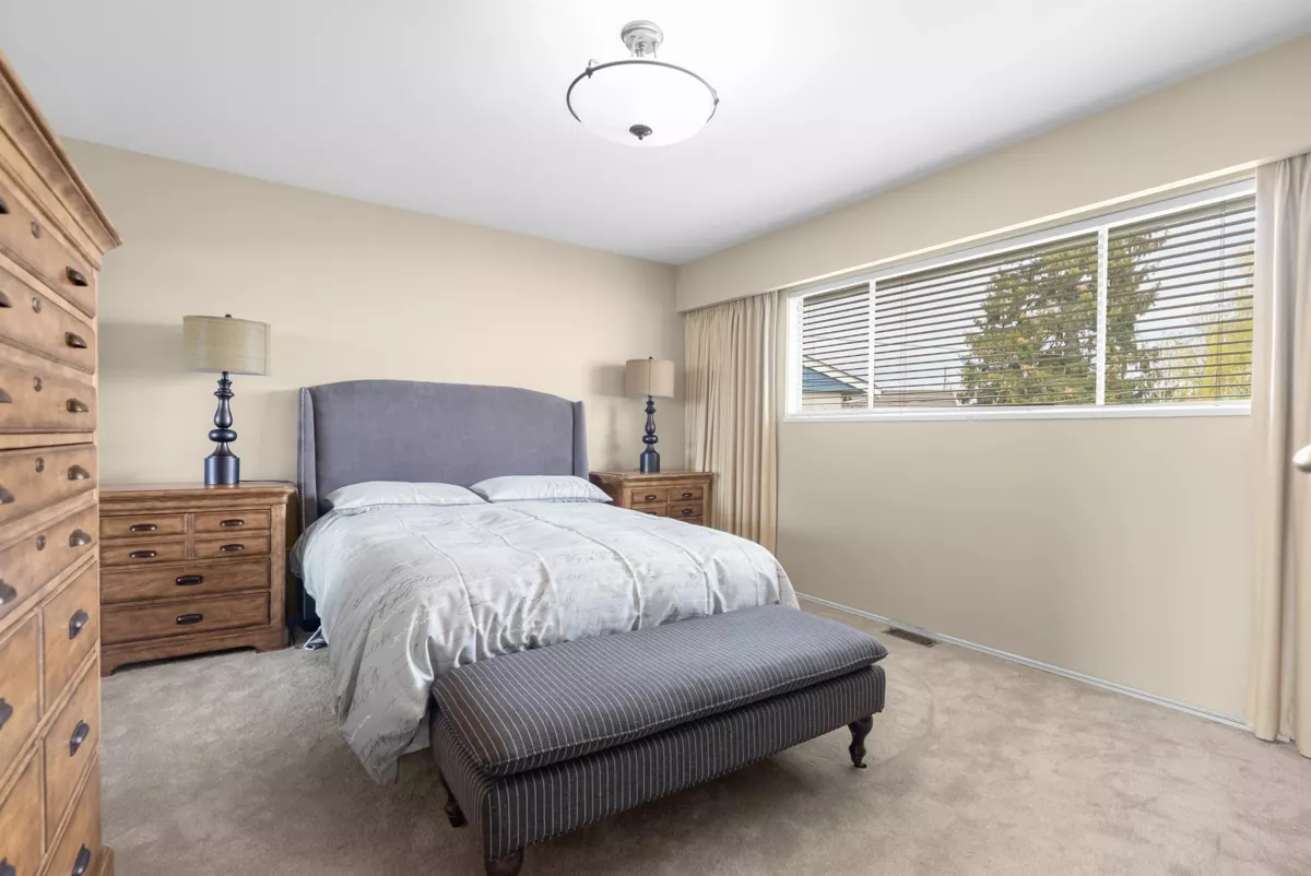 Kitchen Island Photo of 8082 Lurgan Road, Richmond, BC