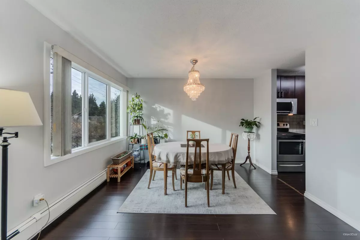 Breakfast Nook Photo of 208 156 W 21st Street, North Vancouver, BC