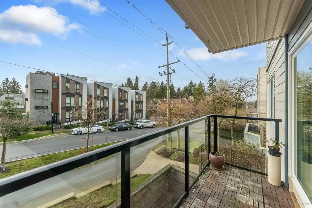 Entry Foyer Photo of 208 156 W 21st Street, North Vancouver, BC