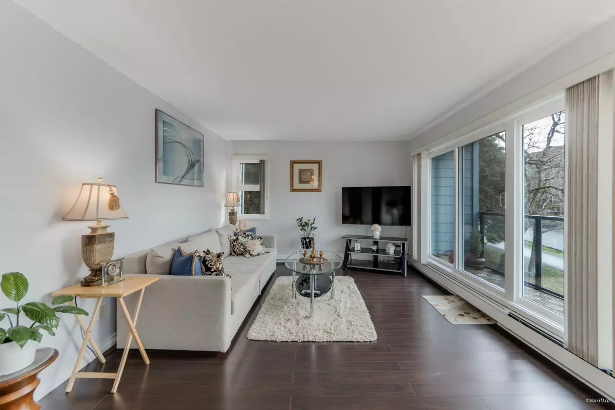 Family Room Photo of 208 156 W 21st Street, North Vancouver, BC