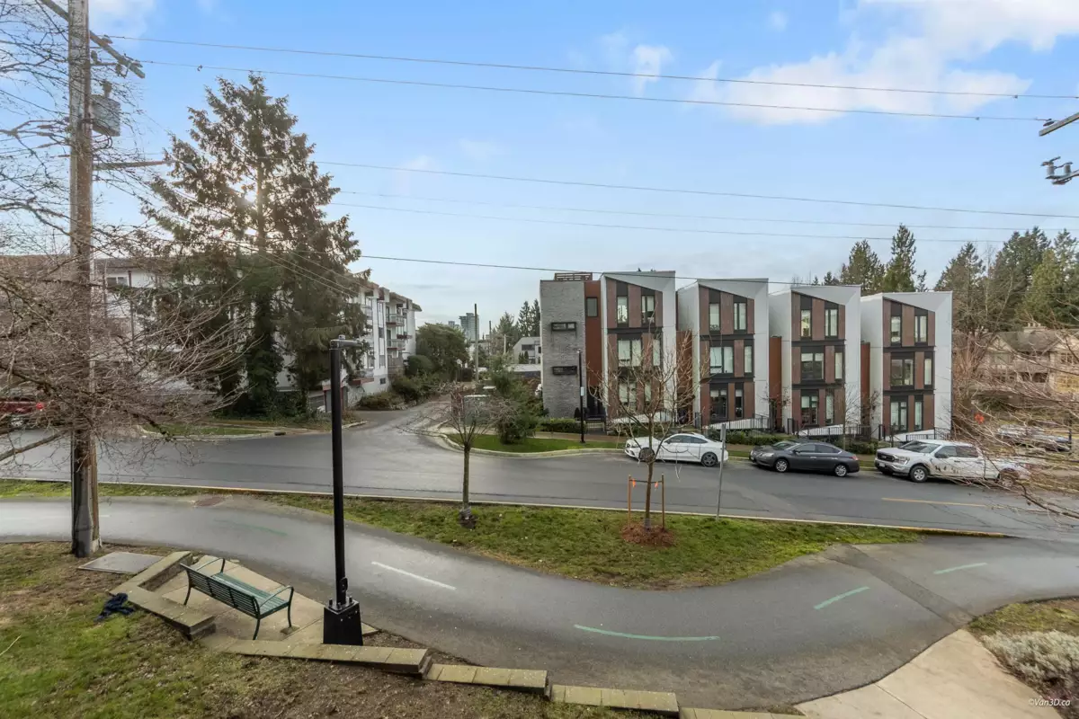 Hallway Photo of 208 156 W 21st Street, North Vancouver, BC