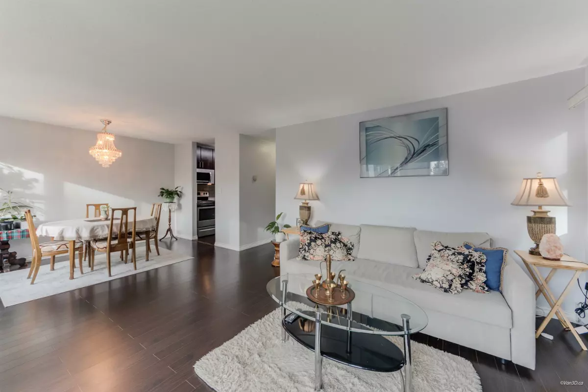 Kitchen Island Photo of 208 156 W 21st Street, North Vancouver, BC