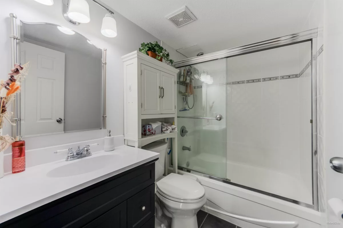 Office / Den Photo of 208 156 W 21st Street, North Vancouver, BC