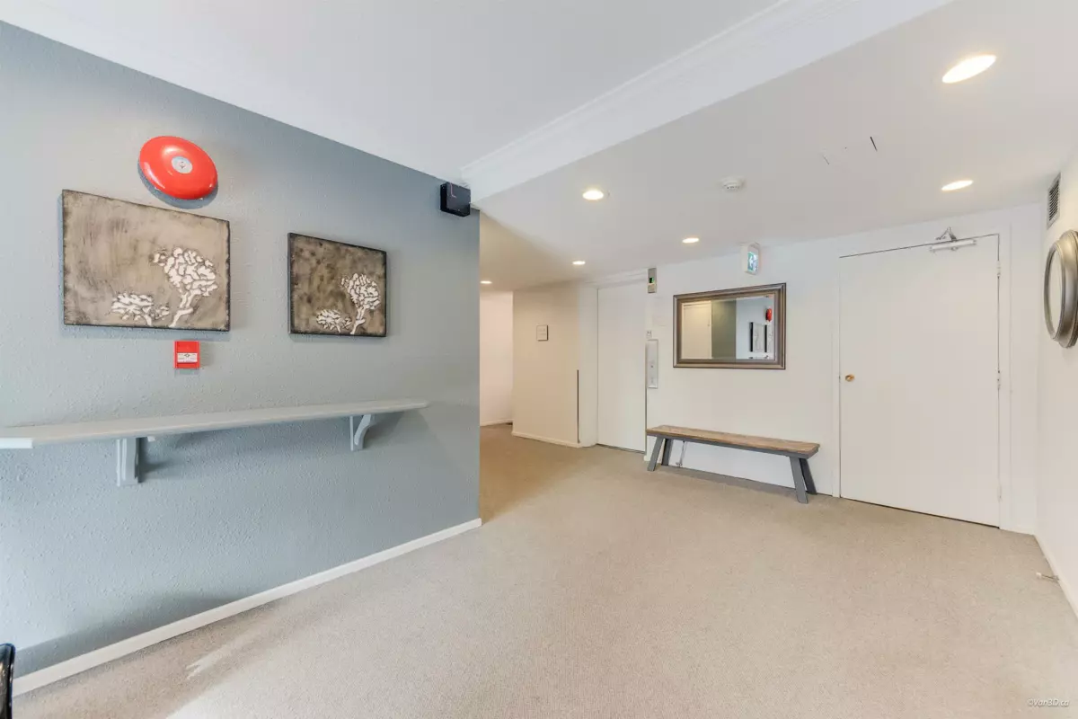 Outdoor Patio Photo of 208 156 W 21st Street, North Vancouver, BC