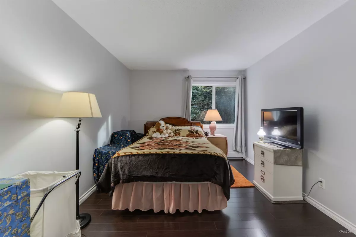 Powder Room Photo of 208 156 W 21st Street, North Vancouver, BC