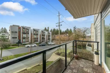 Entry Foyer Photo of 208 156 W 21st Street, North Vancouver, BC