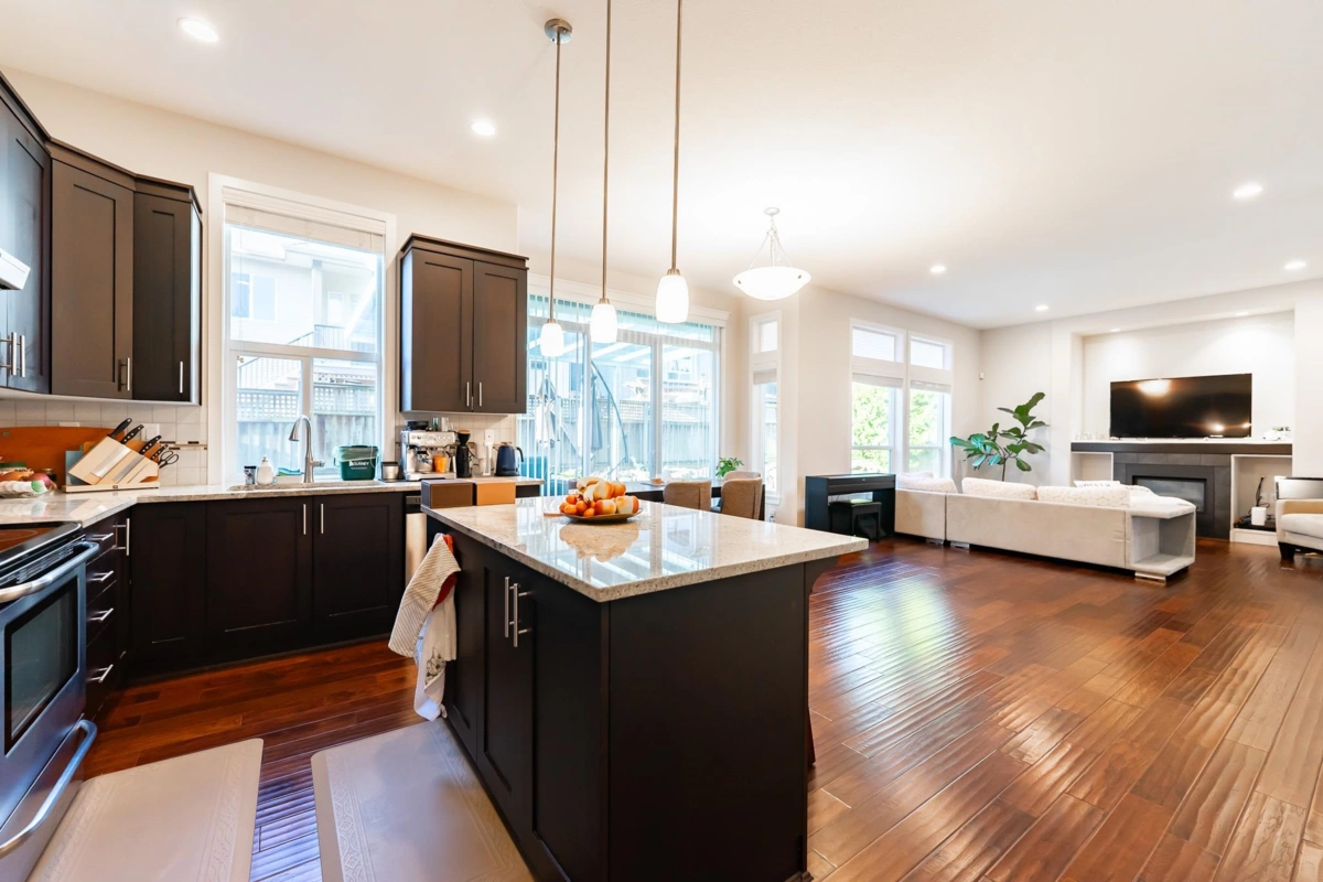 Kitchen Photo of 16919 79 Avenue, Surrey, BC