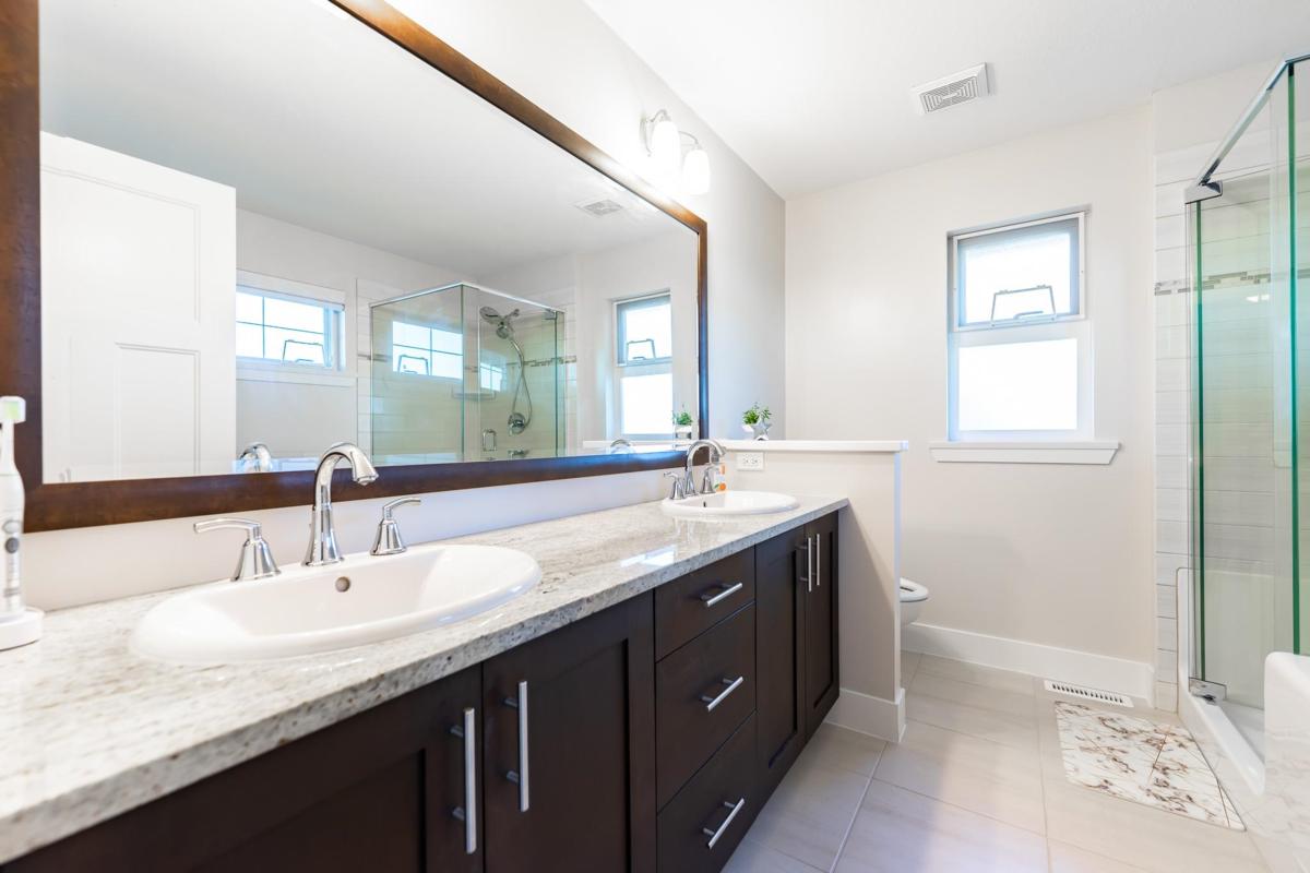 Laundry Room Photo of 16919 79 Avenue, Surrey, BC