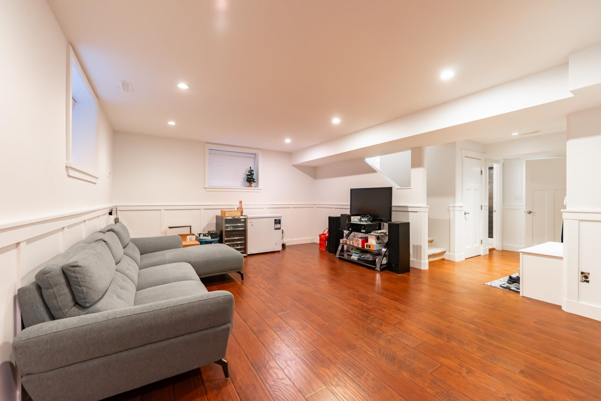 Outdoor Deck Photo of 16919 79 Avenue, Surrey, BC