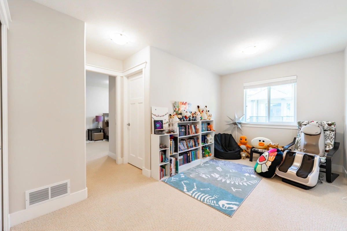 Powder Room Photo of 16919 79 Avenue, Surrey, BC