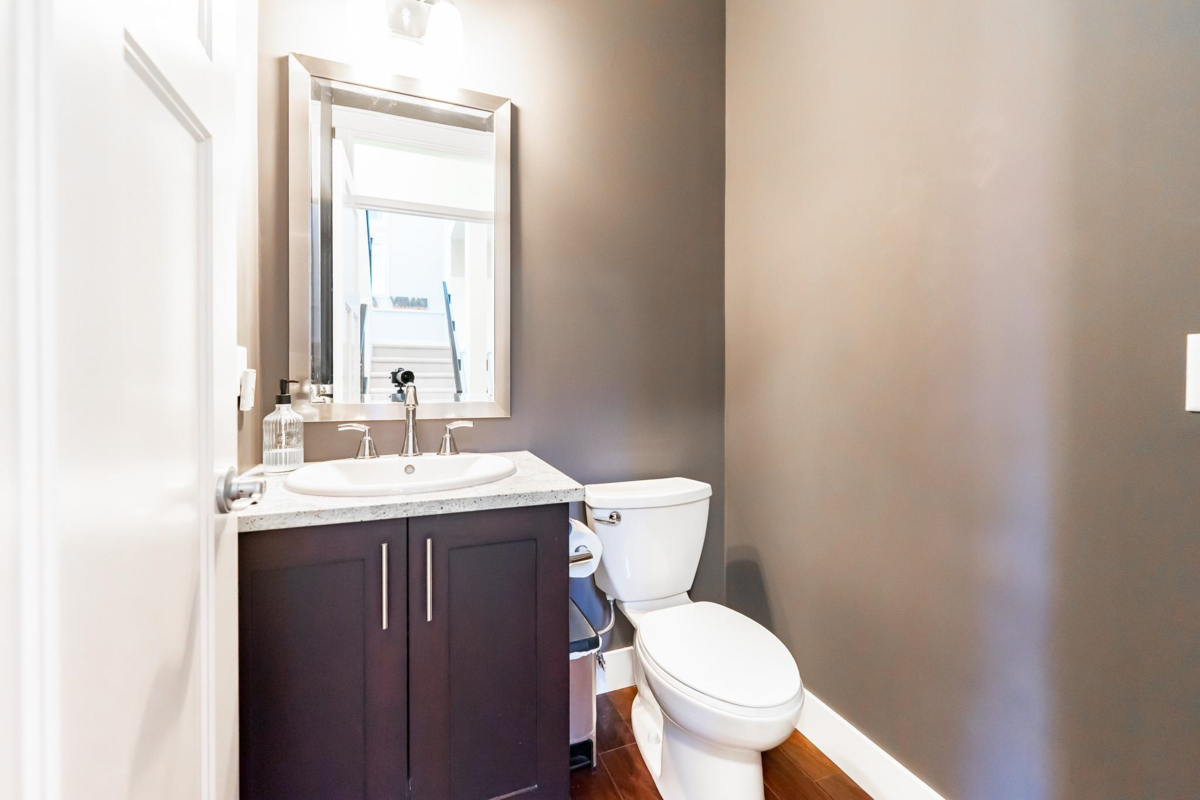 Primary Bathroom Photo of 16919 79 Avenue, Surrey, BC