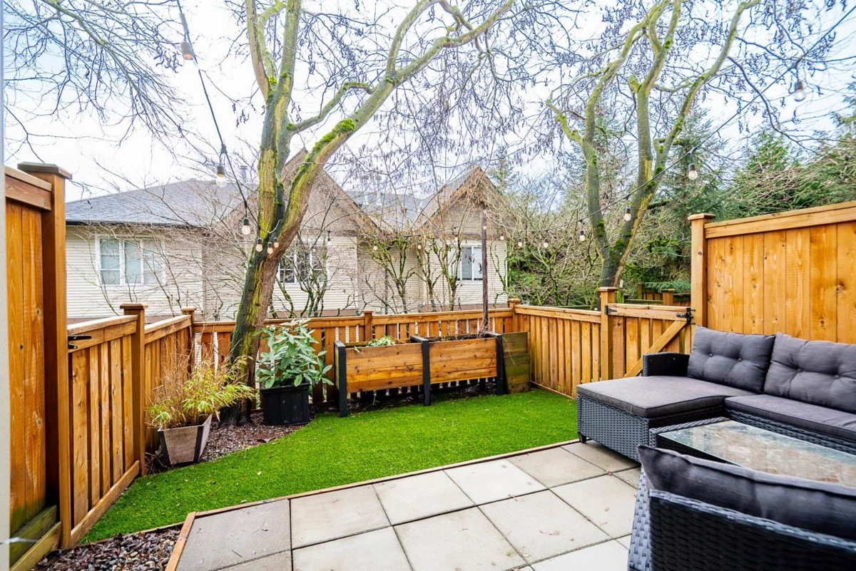 Dining Area Photo of 18 20540 66 Avenue, Langley, BC