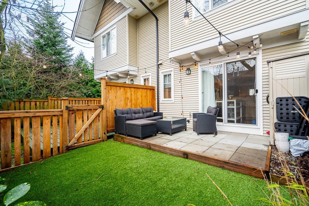 Family Room Photo of 18 20540 66 Avenue, Langley, BC