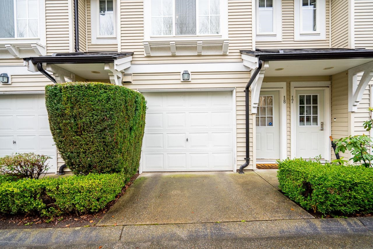 Outdoor Kitchen Photo of 18 20540 66 Avenue, Langley, BC