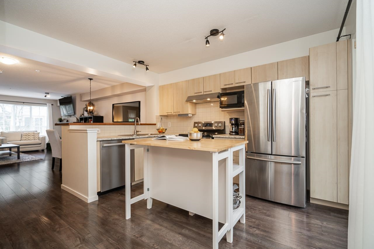 Powder Room Photo of 18 20540 66 Avenue, Langley, BC