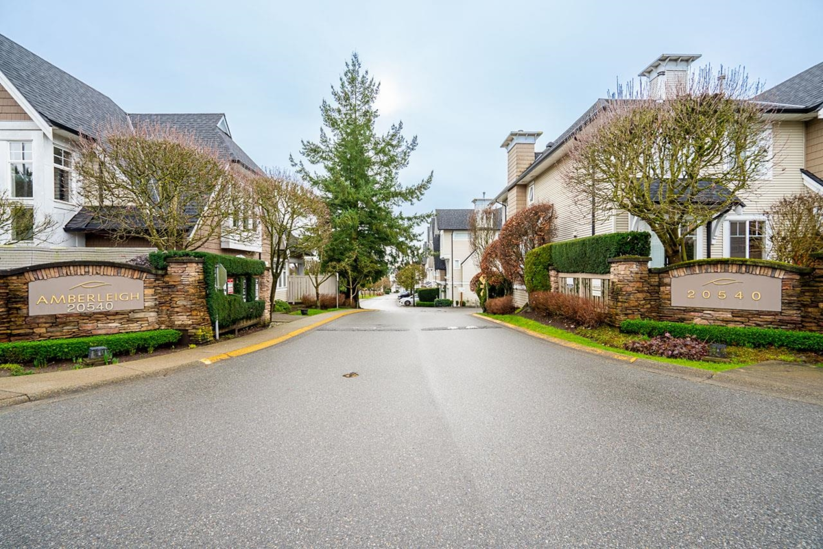 Swimming Pool Photo of 18 20540 66 Avenue, Langley, BC