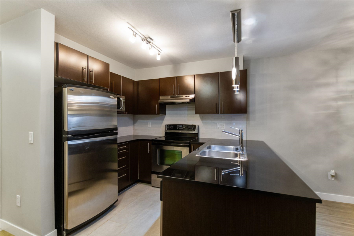Kitchen Island Photo of 310 1633 Mackay Avenue, North Vancouver, BC