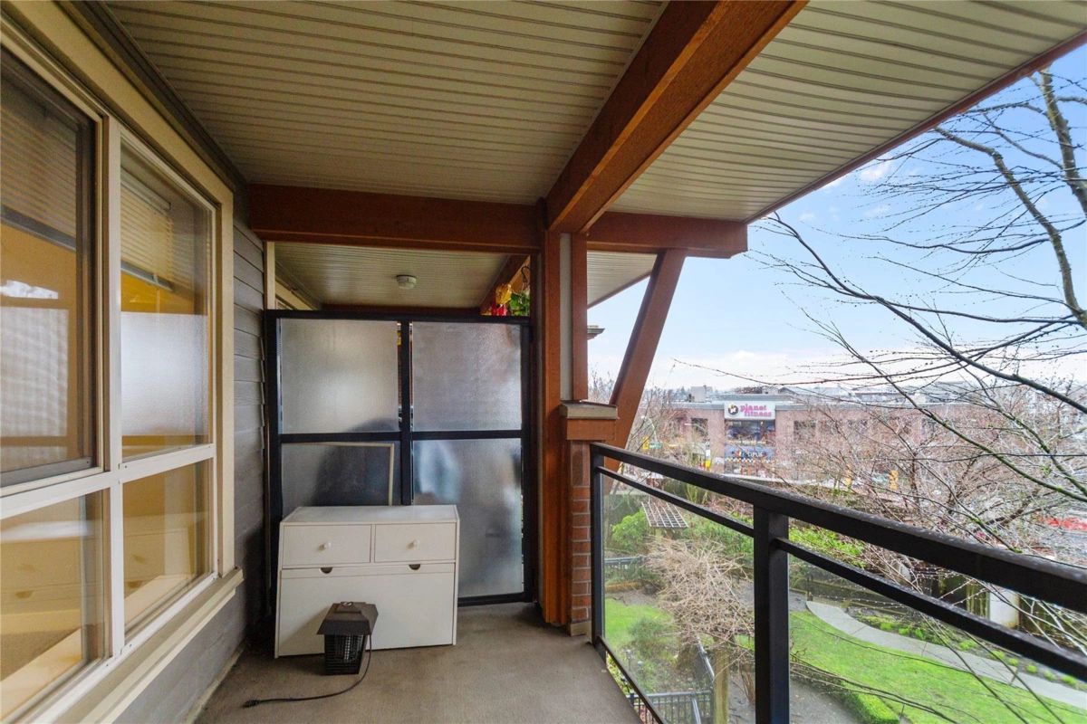 Primary Bathroom Photo of 310 1633 Mackay Avenue, North Vancouver, BC