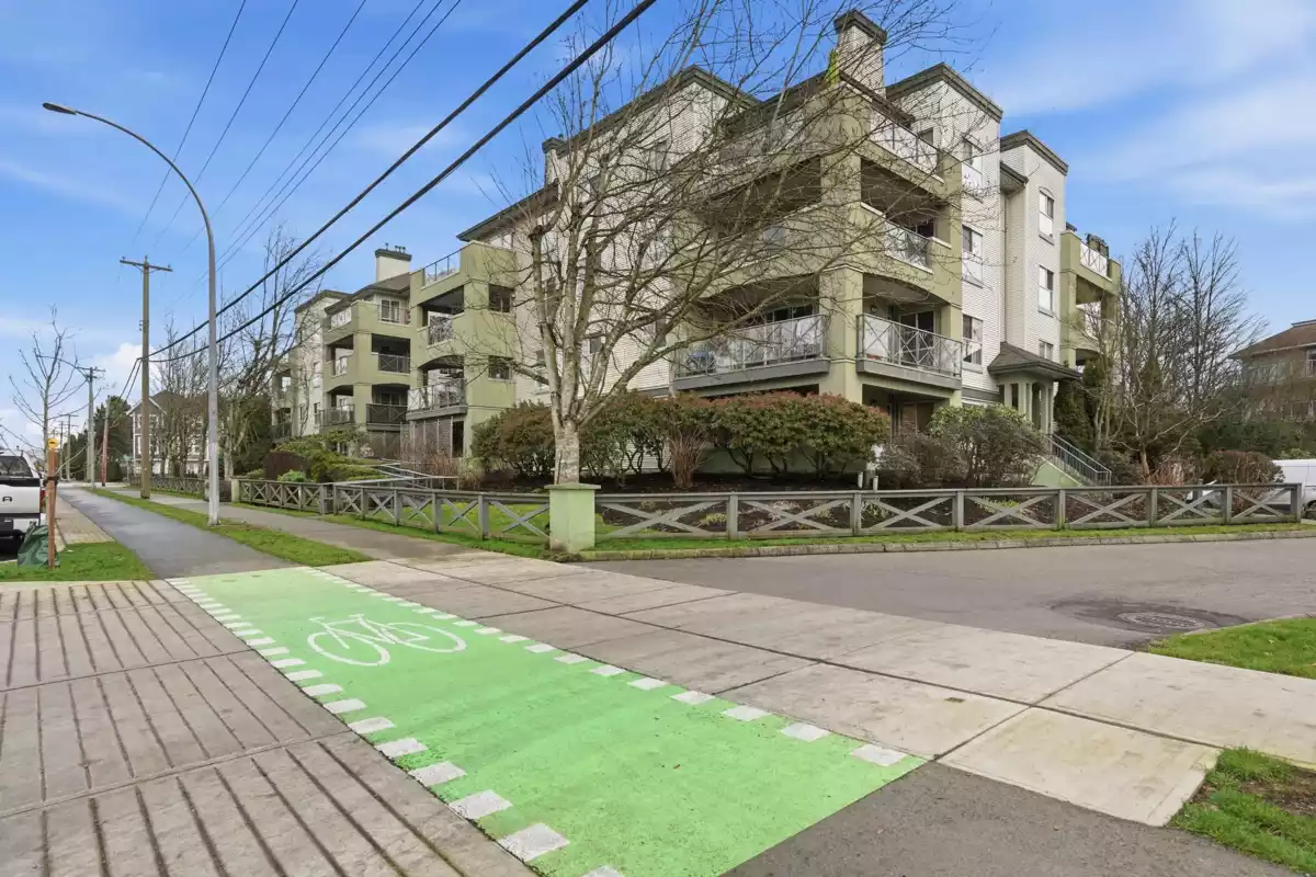Front Yard Photo of 105 20110 Michaud Crescent, Langley, BC