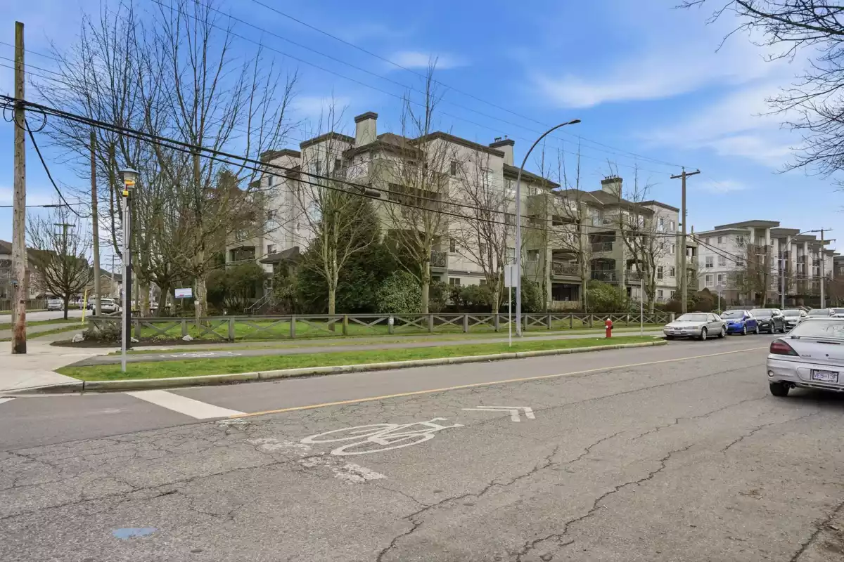 Swimming Pool Photo of 105 20110 Michaud Crescent, Langley, BC