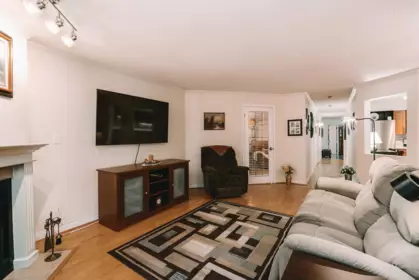 301 1230 Quayside Drive, New Westminster, BC
