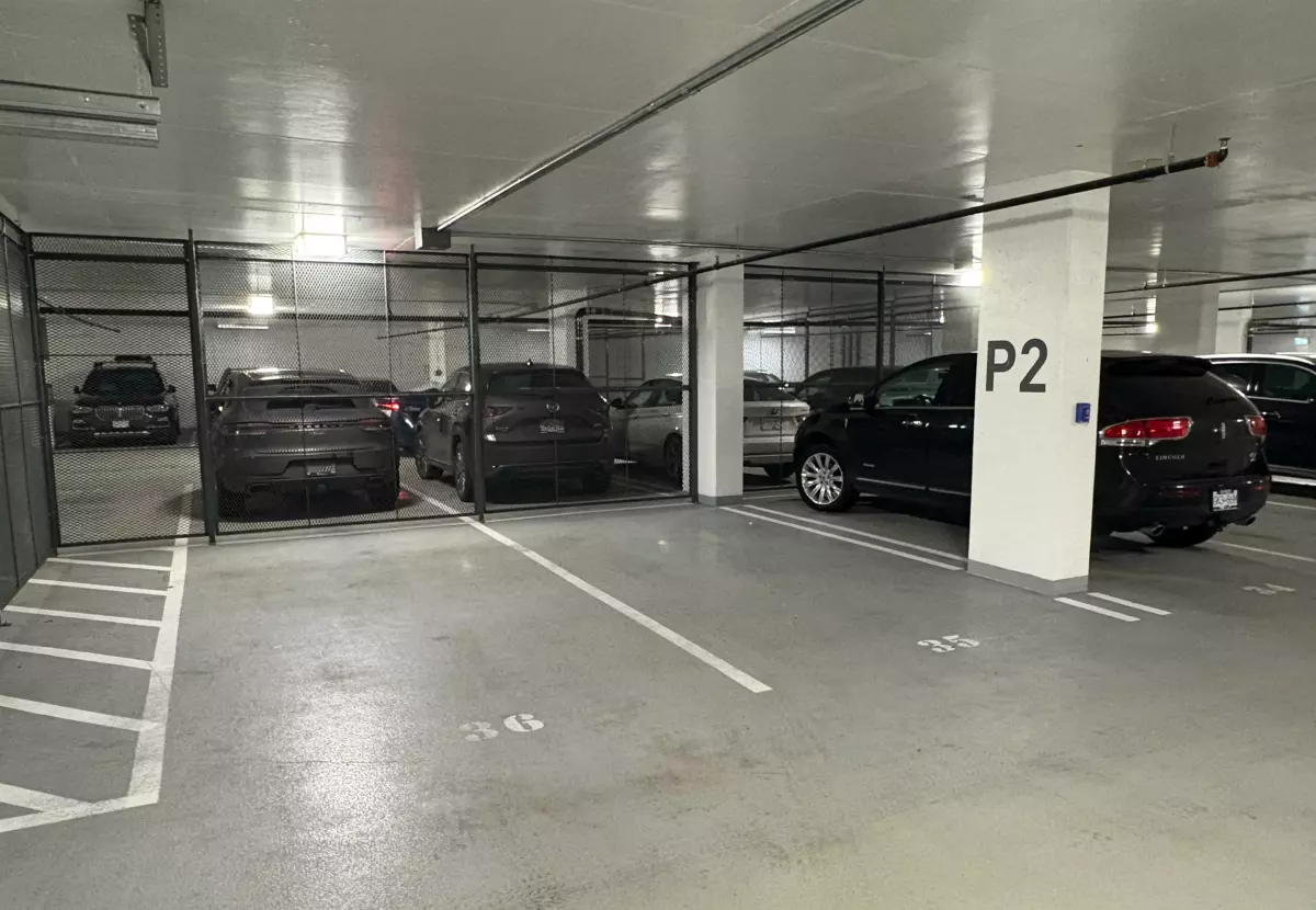 Fitness Center Photo Near 4001 6080 Mckay Avenue, Burnaby, BC