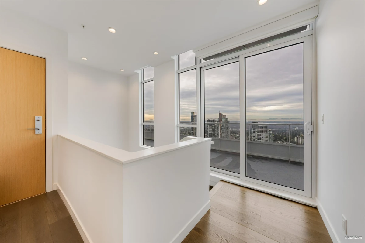 Staircase Photo of 4001 6080 Mckay Avenue, Burnaby, BC