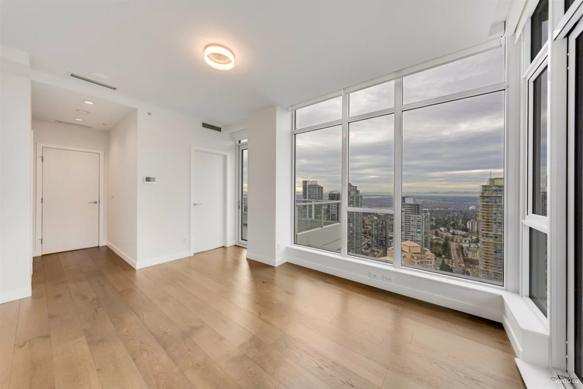 Swimming Pool Photo of 4001 6080 Mckay Avenue, Burnaby, BC