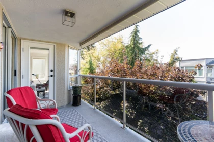 Front Yard Photo of 501 1225 Merklin Street, White Rock, BC