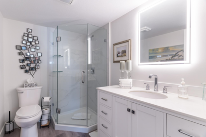 Hallway Photo of 501 1225 Merklin Street, White Rock, BC