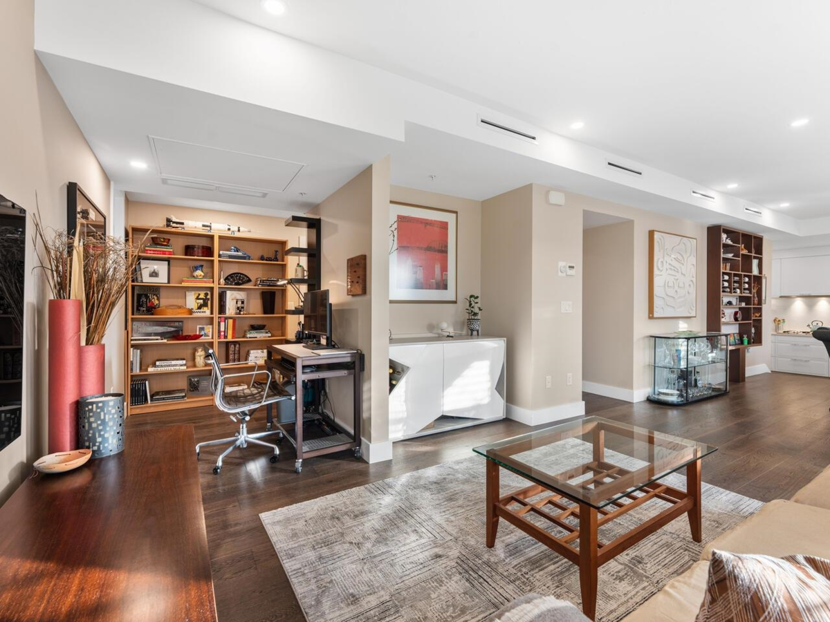 Dining Area Photo of 2898 Yukon Street, Vancouver, BC