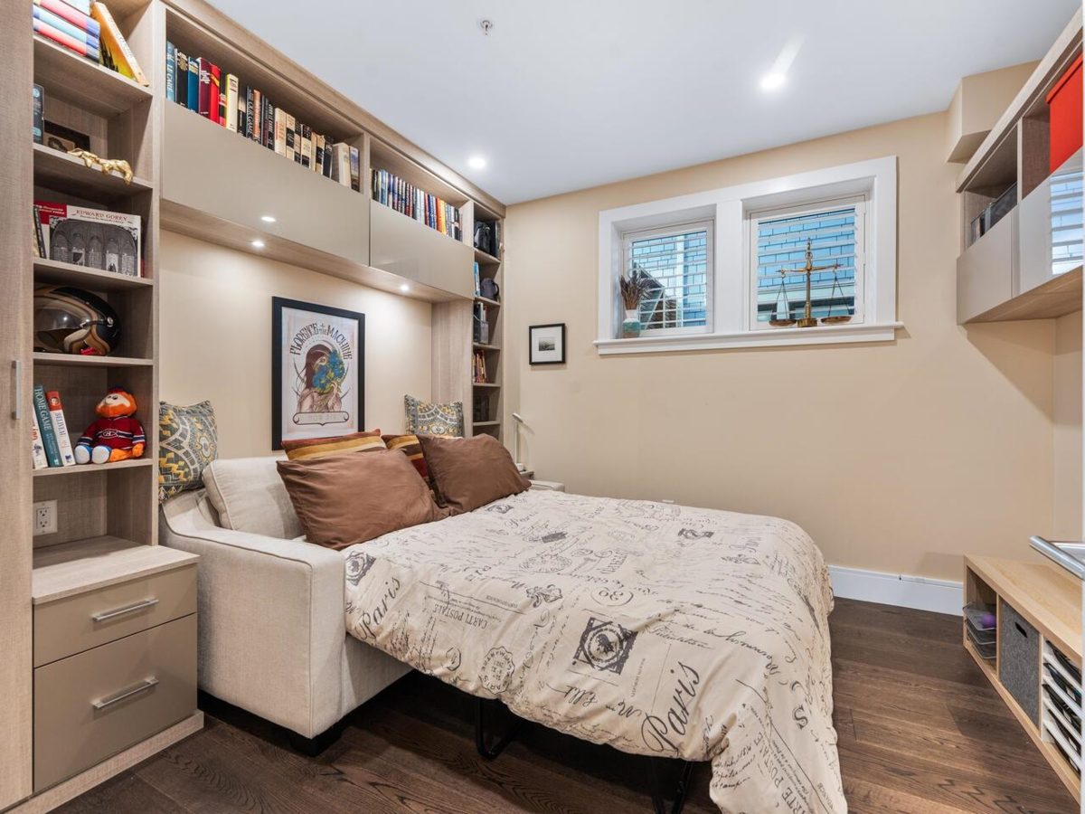 Laundry Room Photo of 2898 Yukon Street, Vancouver, BC