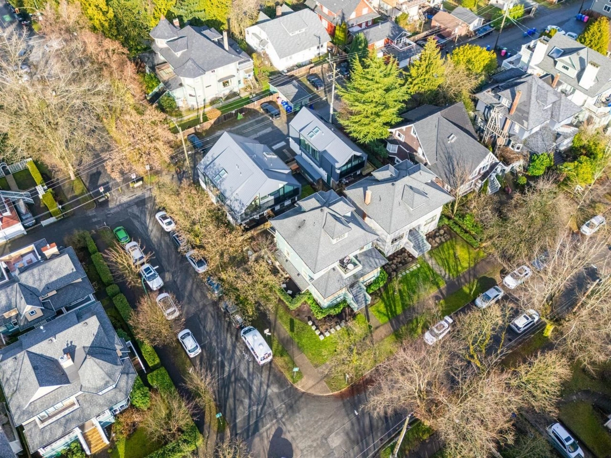 Swimming Pool Photo of 2898 Yukon Street, Vancouver, BC