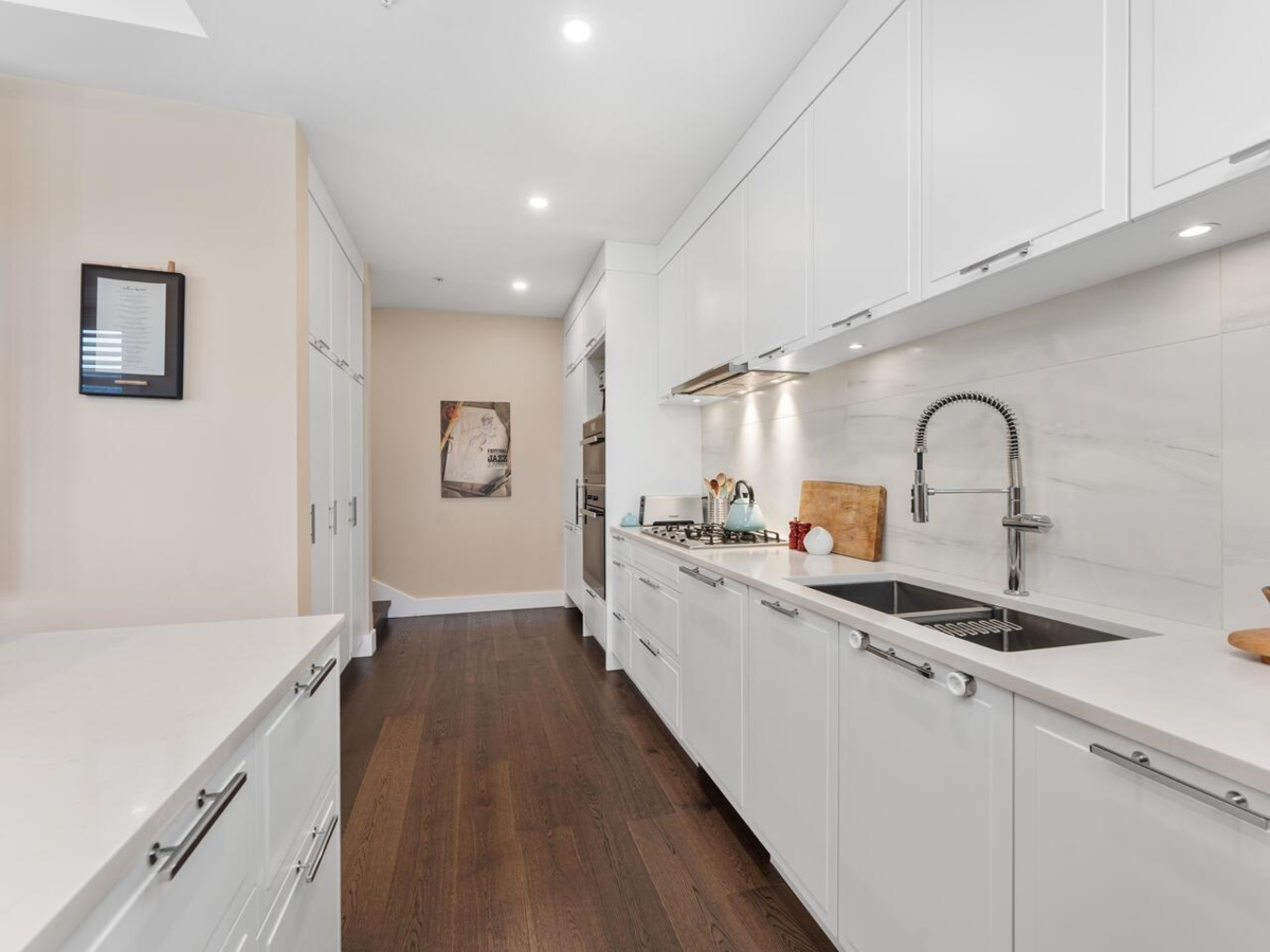 Walk-In Closet Photo of 2898 Yukon Street, Vancouver, BC